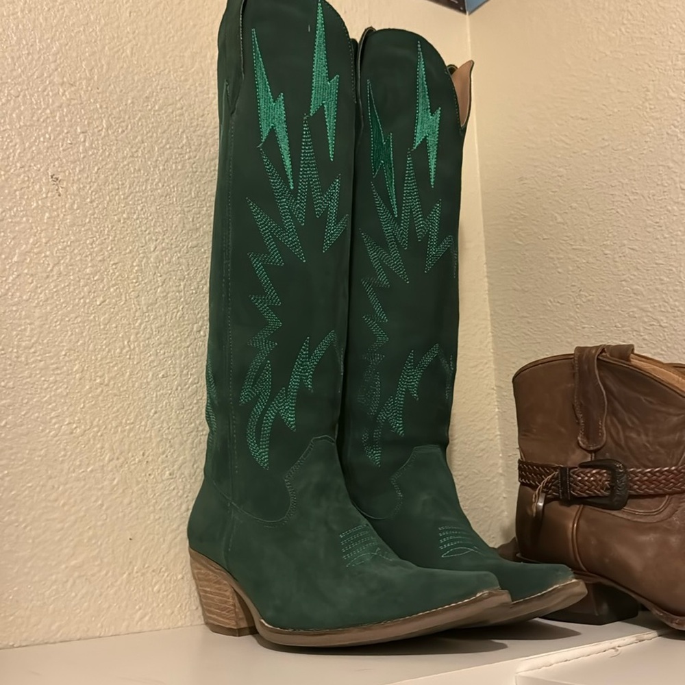 Dingo Boots